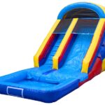 Riesige Wasserrutsche