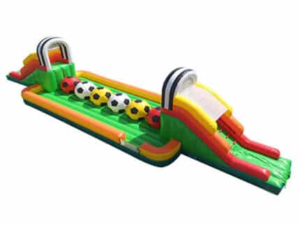 Aufblasbarer Wipe Out Fußball Hindernisparcour